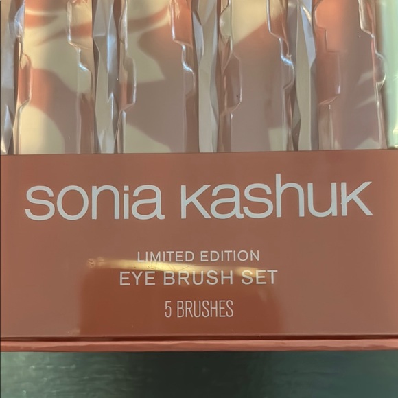 Sonia Kashuk Rose Gold Eye Brush Collection - Picture 2 of 7